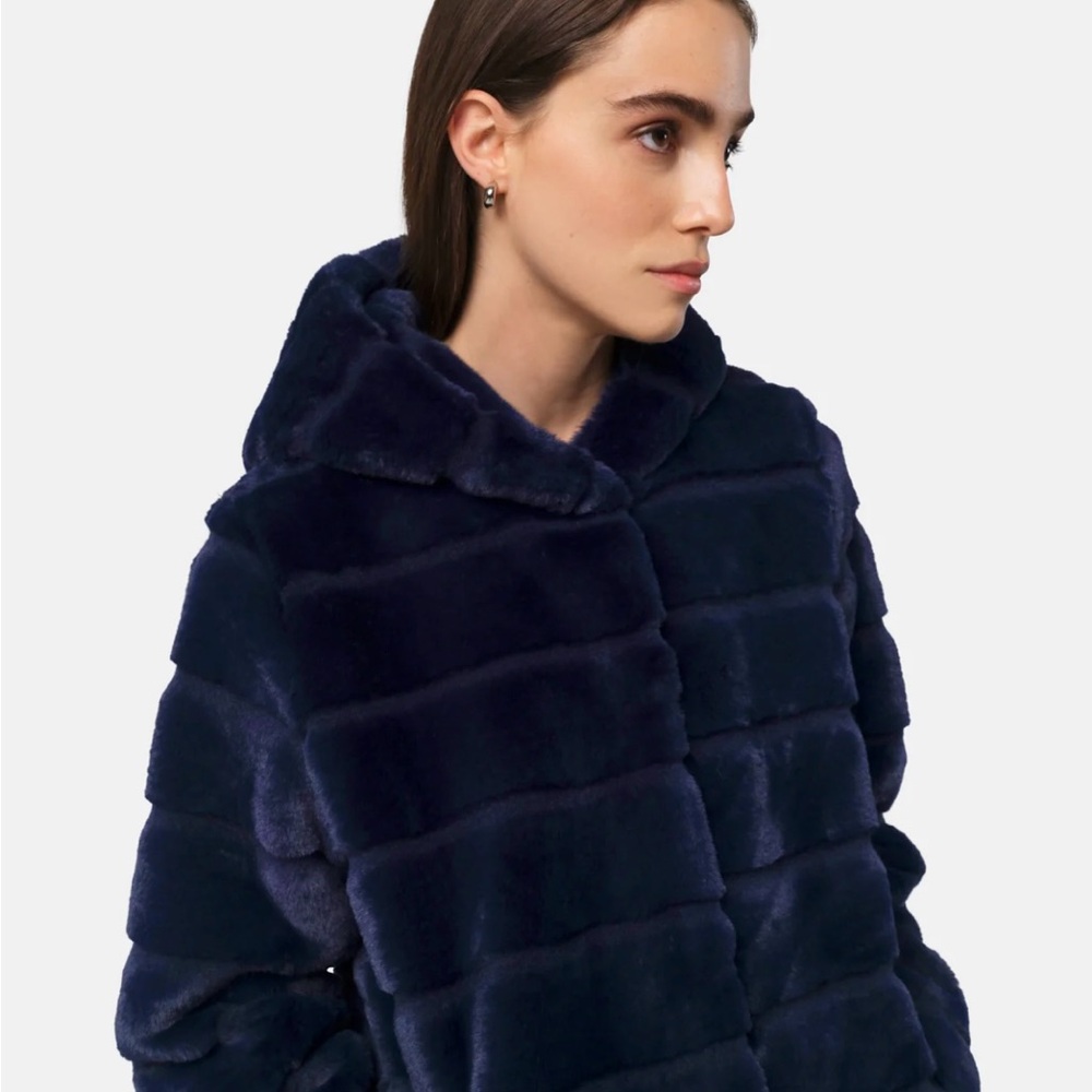 APPARIS - GOLDY COAT - SMALL - Luxurious Navy Faux Fur Coat